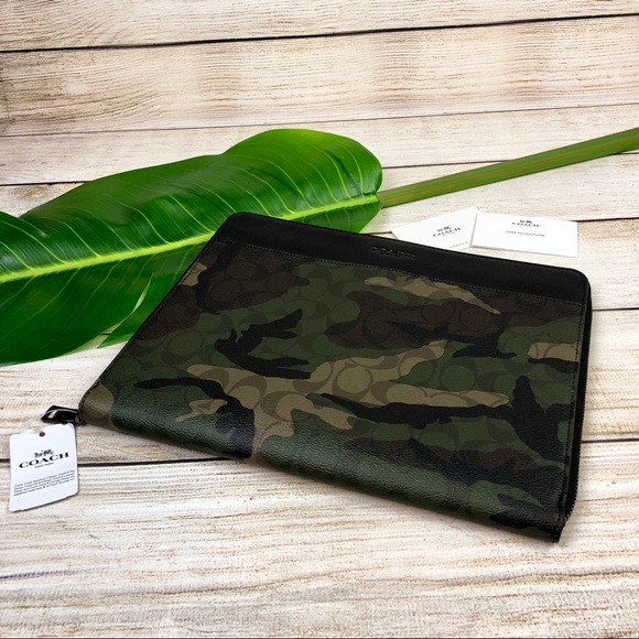 COACH • TECH CASE IN SIGNATURE CAMO COATED CANVAS - Picture 6 of 8